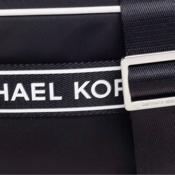 Michael Kors crossbody bag - Picture 3 of 7